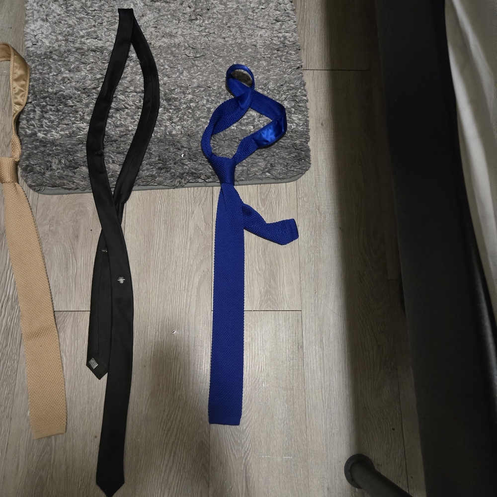 Guess Men's Knit Tie in Royal Blue - Picture 15 of 15